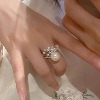 Freshwater Pearl Belle Ring
