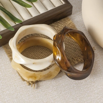 Isla Bangle
