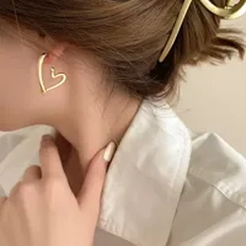 Sweetheart Glow Studs