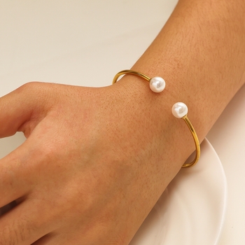 Amira Pearl Cuff