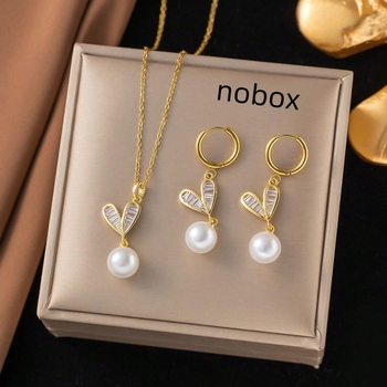 Heartstrings Necklace and Earrings Set