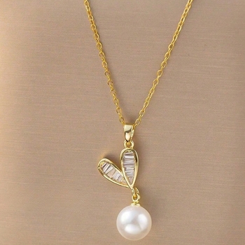 Heartstrings Necklace and Earrings Set