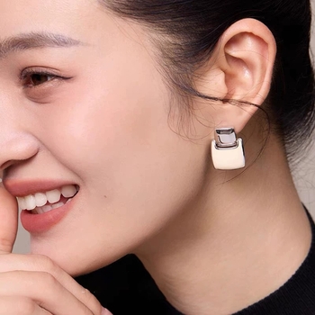 Elara Studs