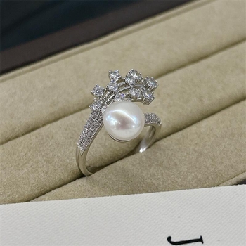 Freshwater Pearl Belle Ring
