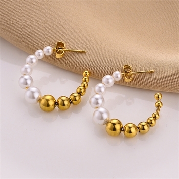 Amora Pearl C-Hoop Earrings - Default M