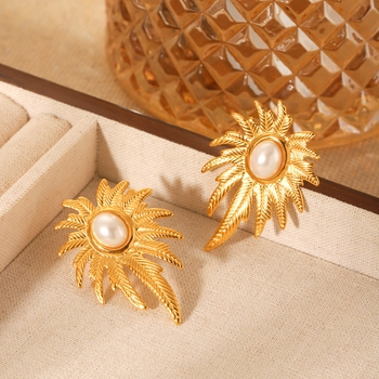 Luna Leaf Ear Studs - Default M